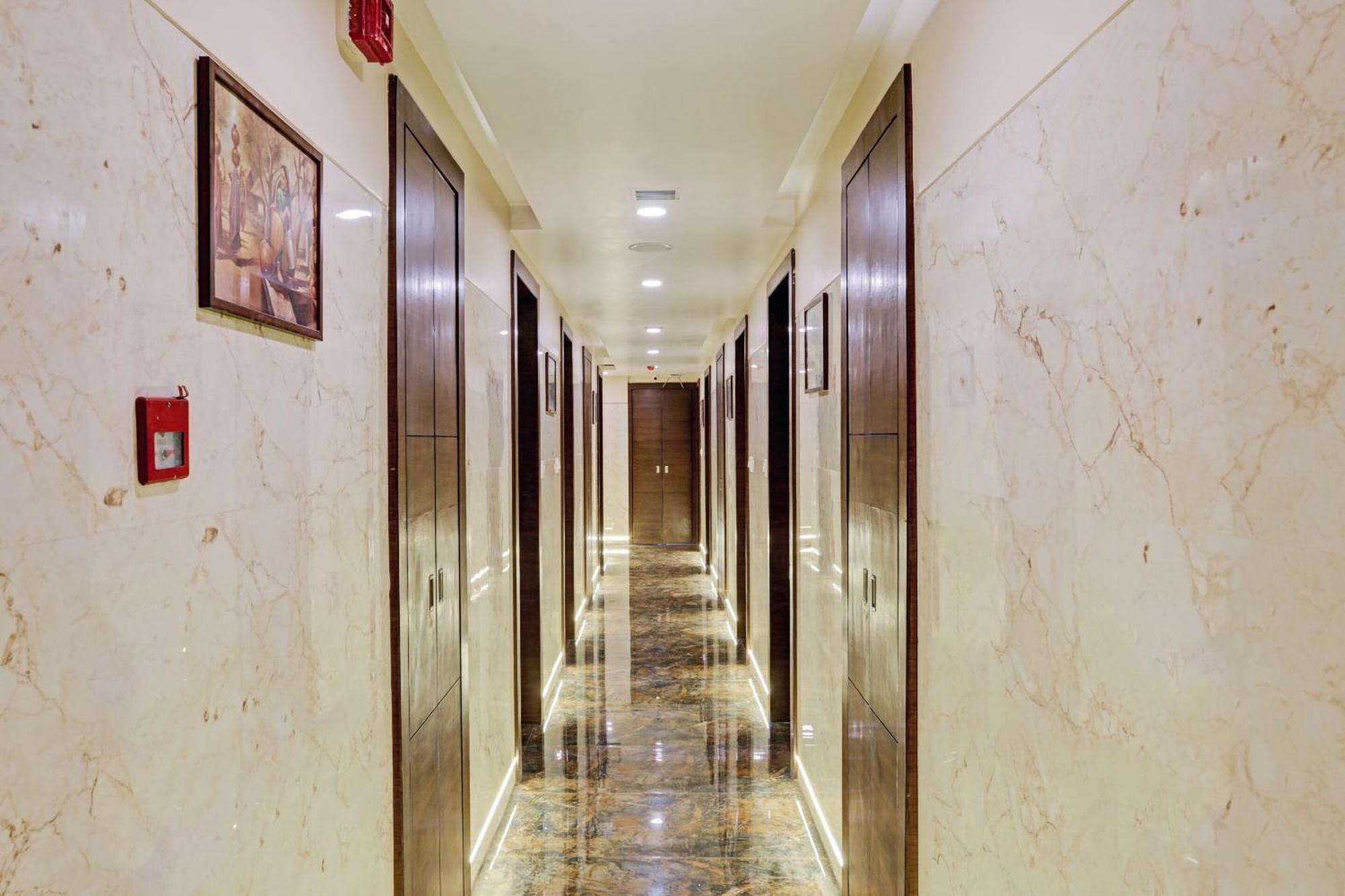Capital O 80951 Hotel Vertigo Suite Mumbai Kültér fotó